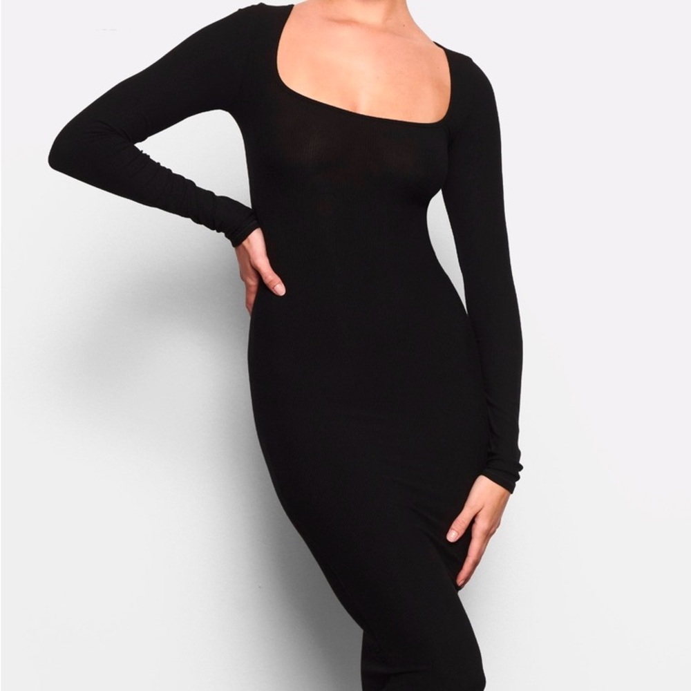 Fitted black Skims dress. NWOT